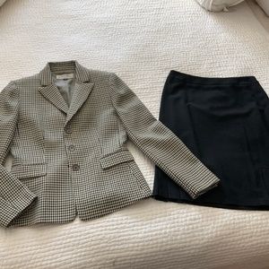 Women’s Suit Size 4 Tahari, Jacket is Black, Green, Tan Skirt is black